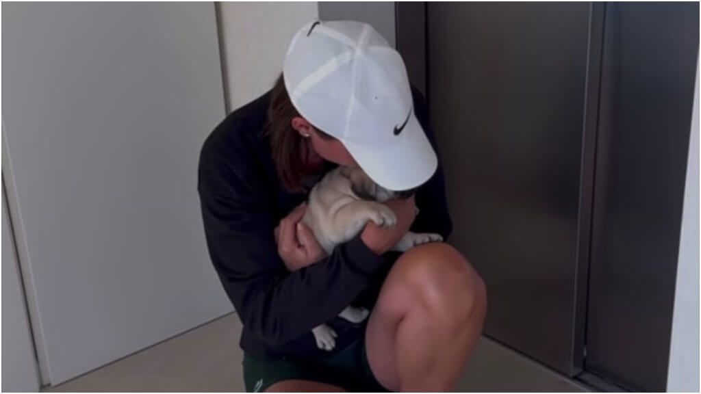  Paddy con su nueva mascota (Fuente: @paddysfrutar)