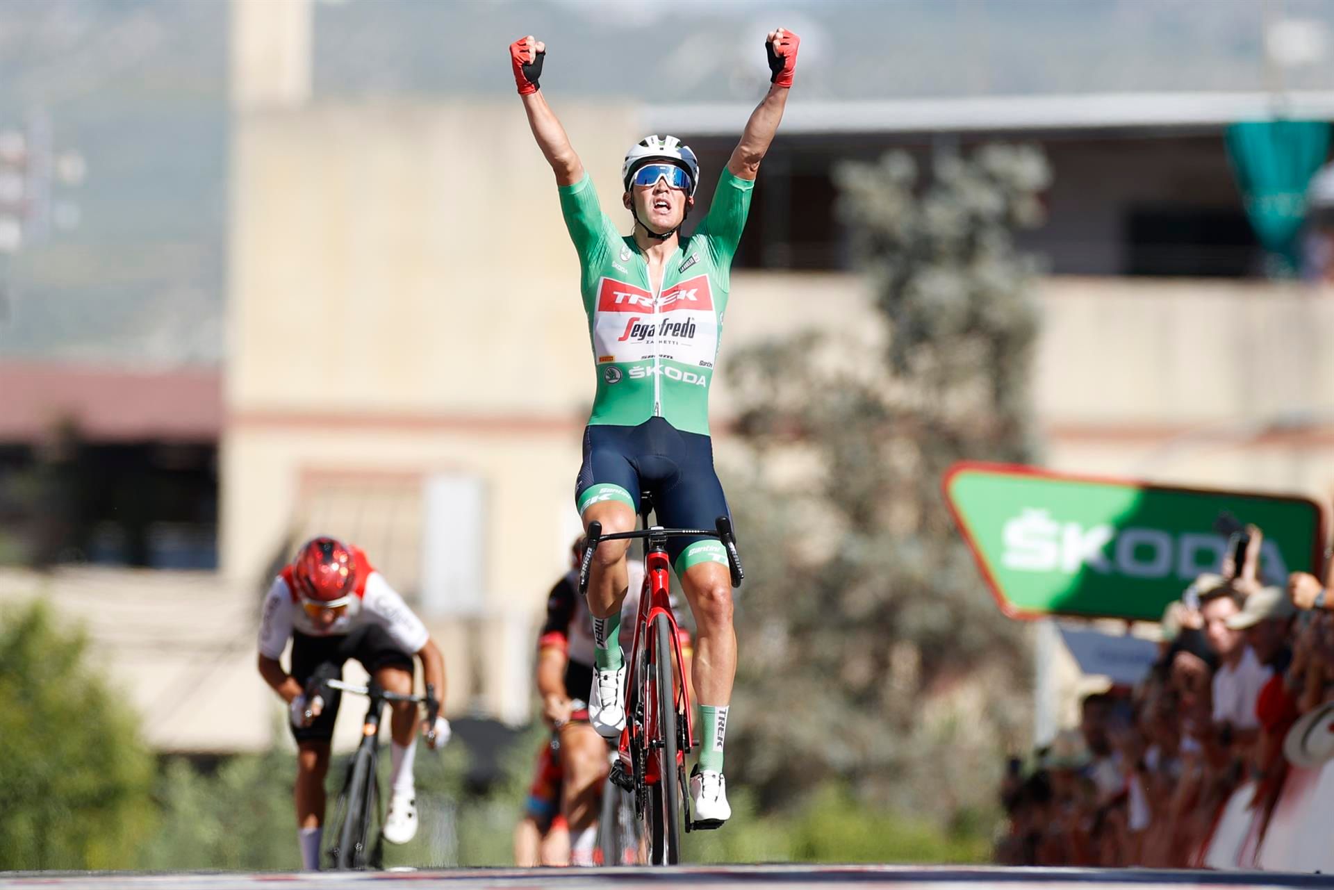  Pedersen entra en meta en la etapa 13 de La Vuelta (FOTO: EFE).