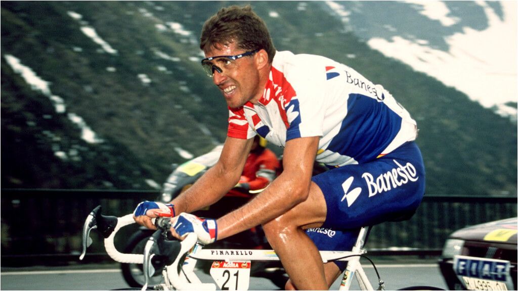  Pedro Delgado, durante su etapa en Banesto (foto: Cordon Press).