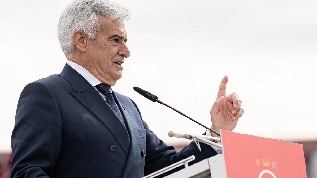 Pedro Rocha en un acto con la selección femenina de fútbol (Europa Press)