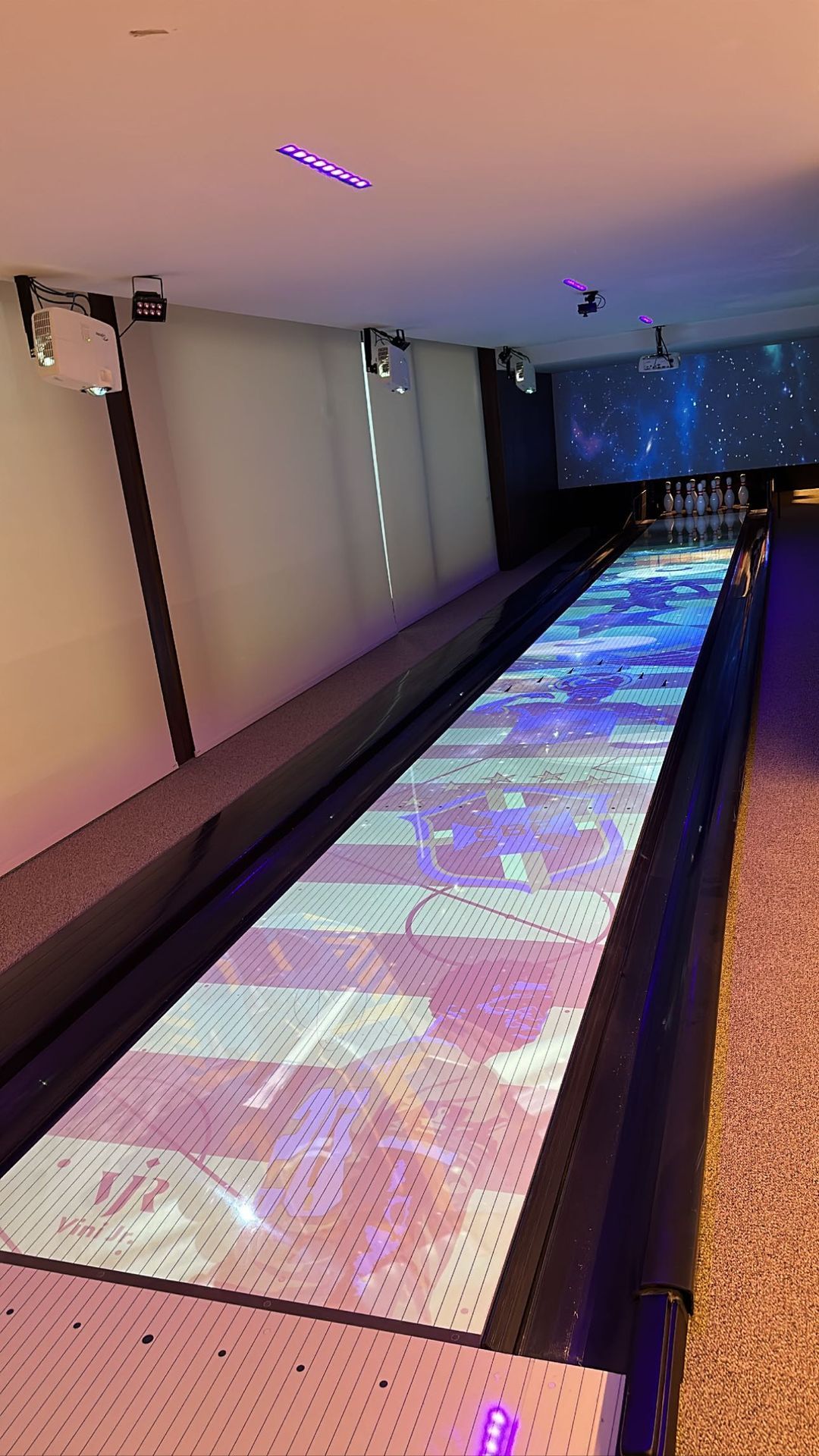  Pista de bolos en la casa de Vinicius.png