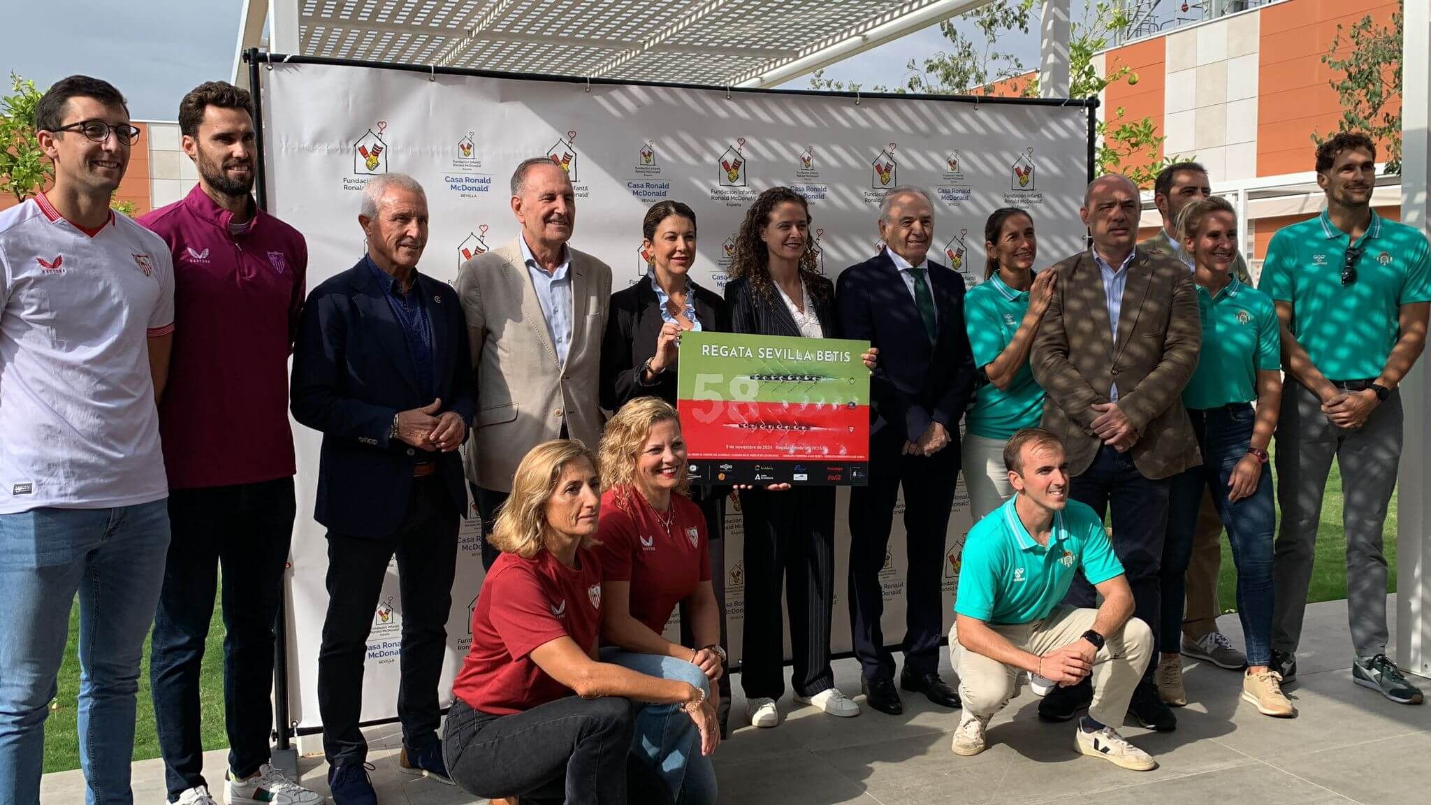  Presentación del cartel de la 58 edición de la regata Sevilla-Betis