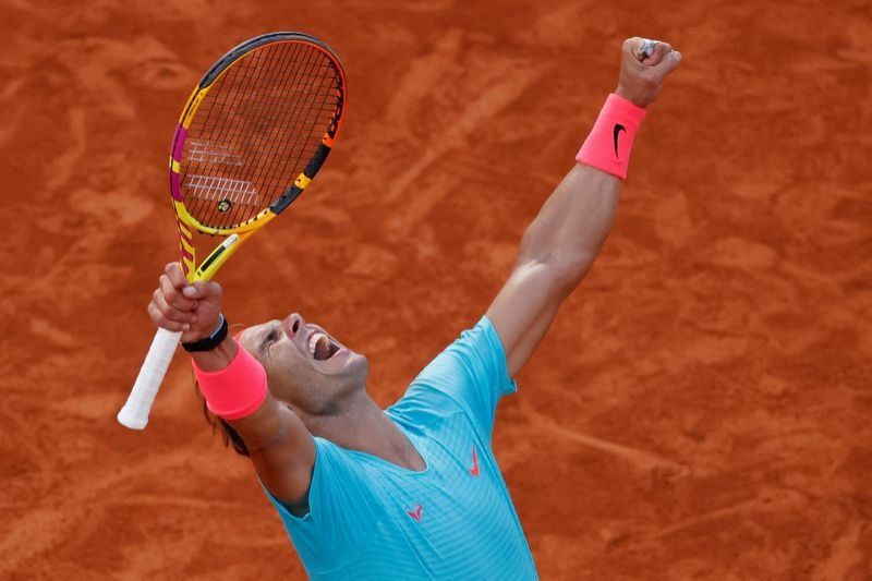 Rafa Nadal celebra un punto en Roland Garros.