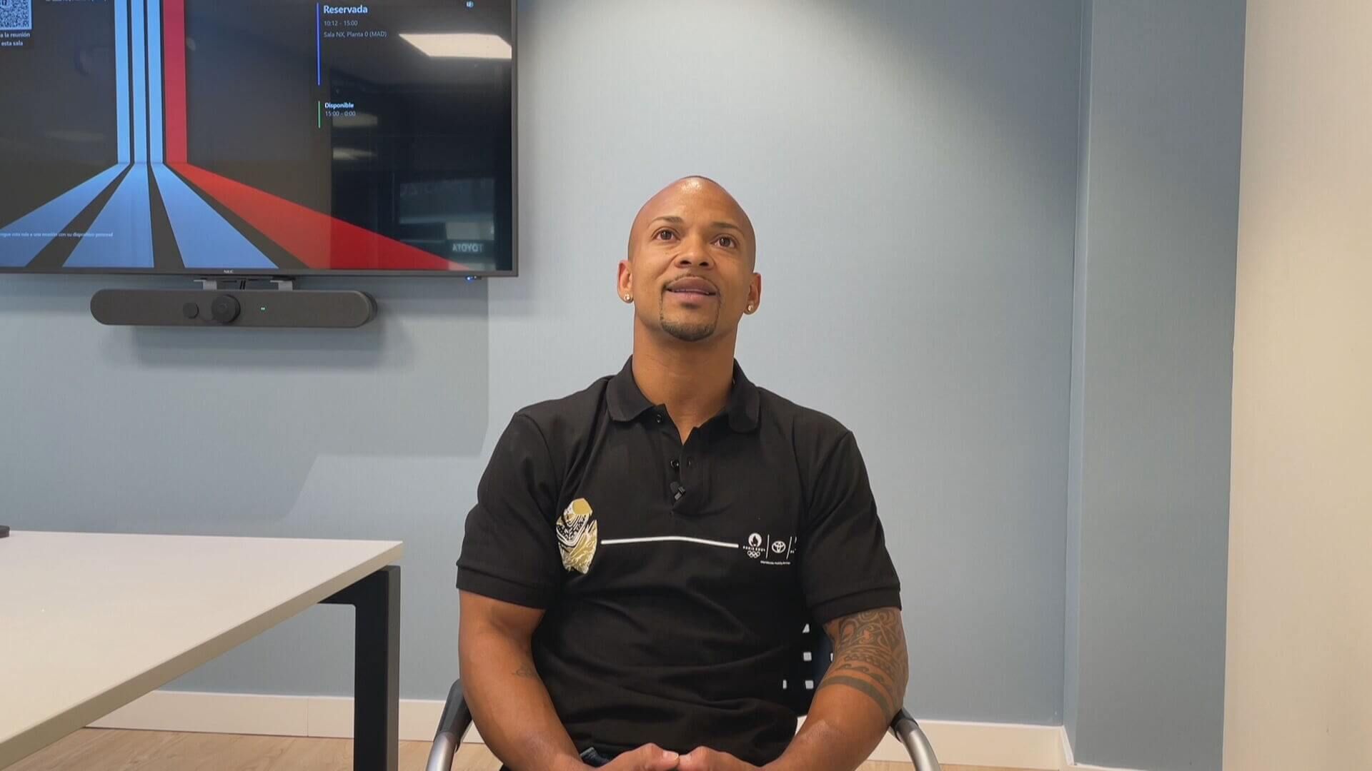  Ray Zapata atiende a ElDesmarque