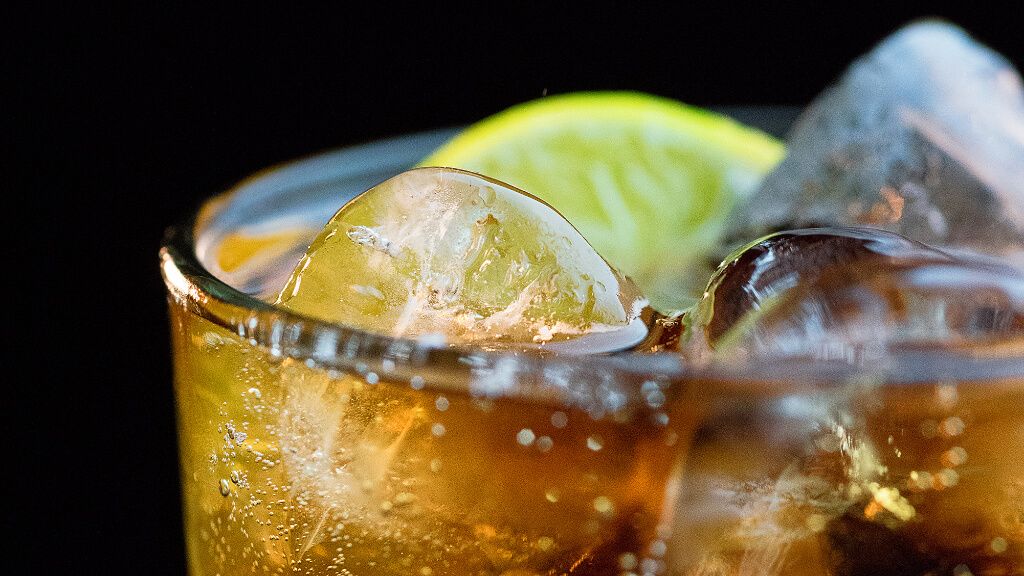  Imagen de archivo de un refresco con una rodaja de limón