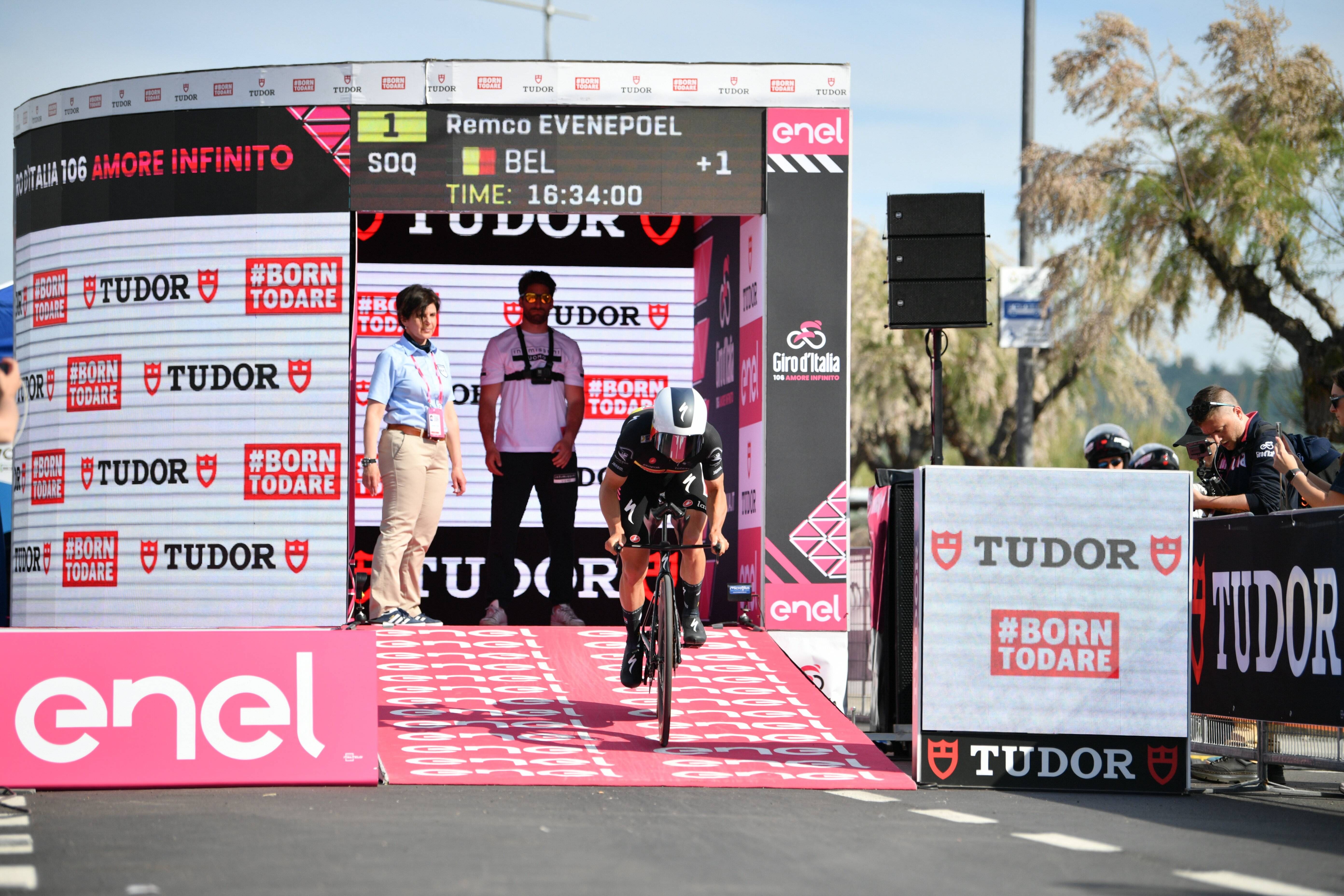  Remco Evenepoel, en la etapa 1 del Giro de Italia 2023.