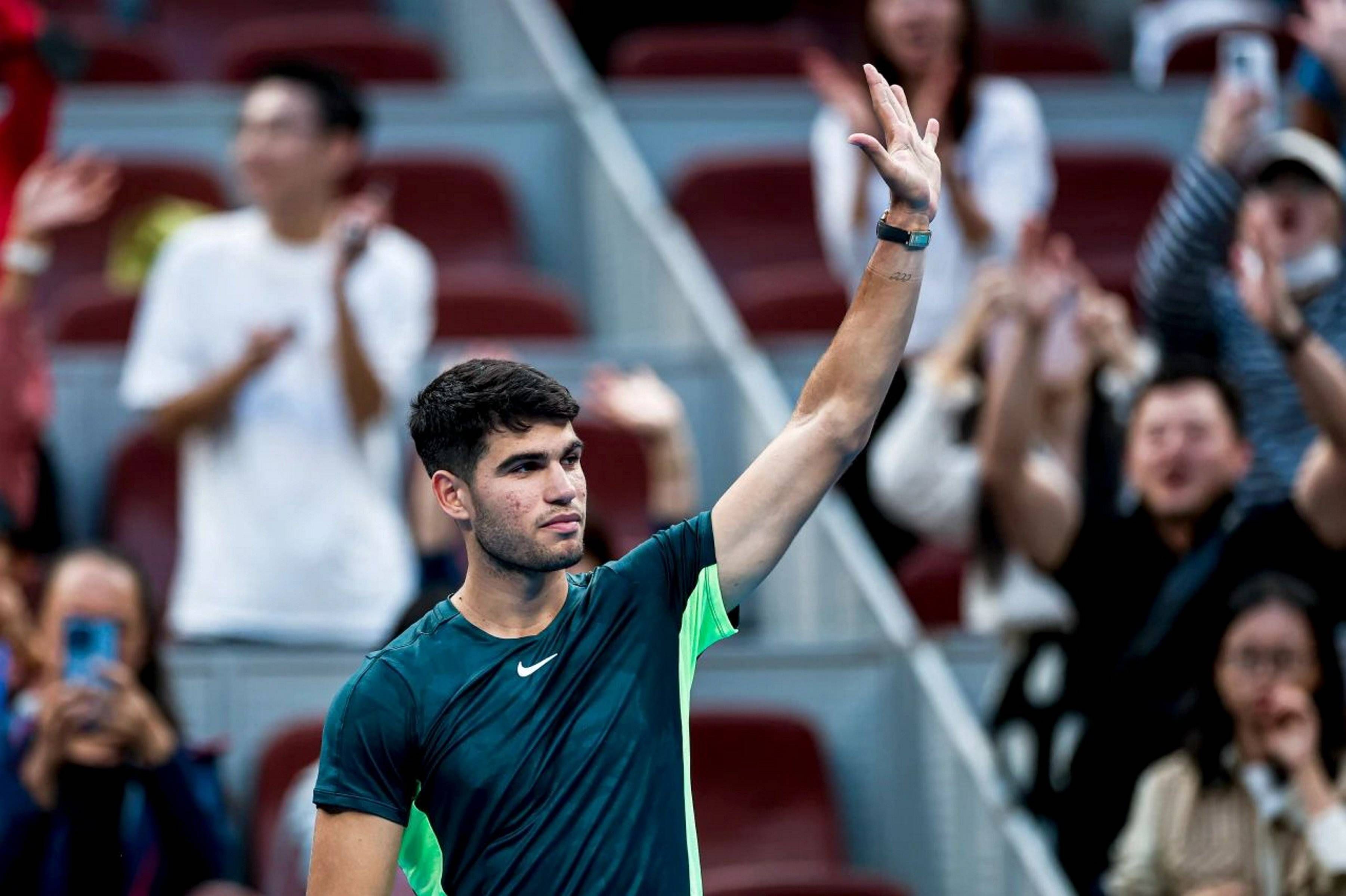 Carlos Alcaraz en uno de sus partidos en China..