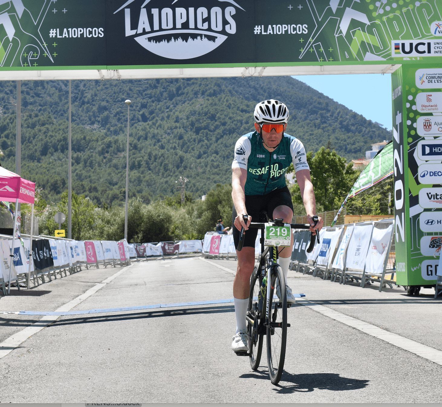  Samuel Sánchez lidera un pelotón de 800 cicloturistas por la Sierra de Espadán en ‘La 10 Picos