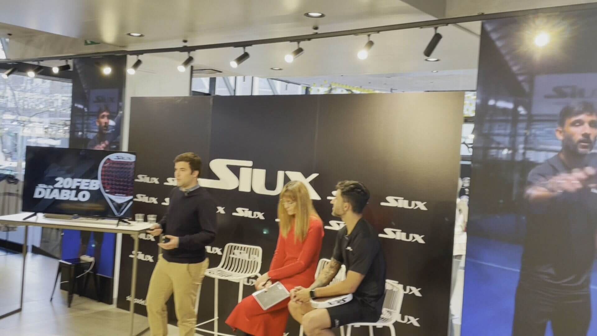 Sanyo Gutiérrez en la presentación de nueva pala