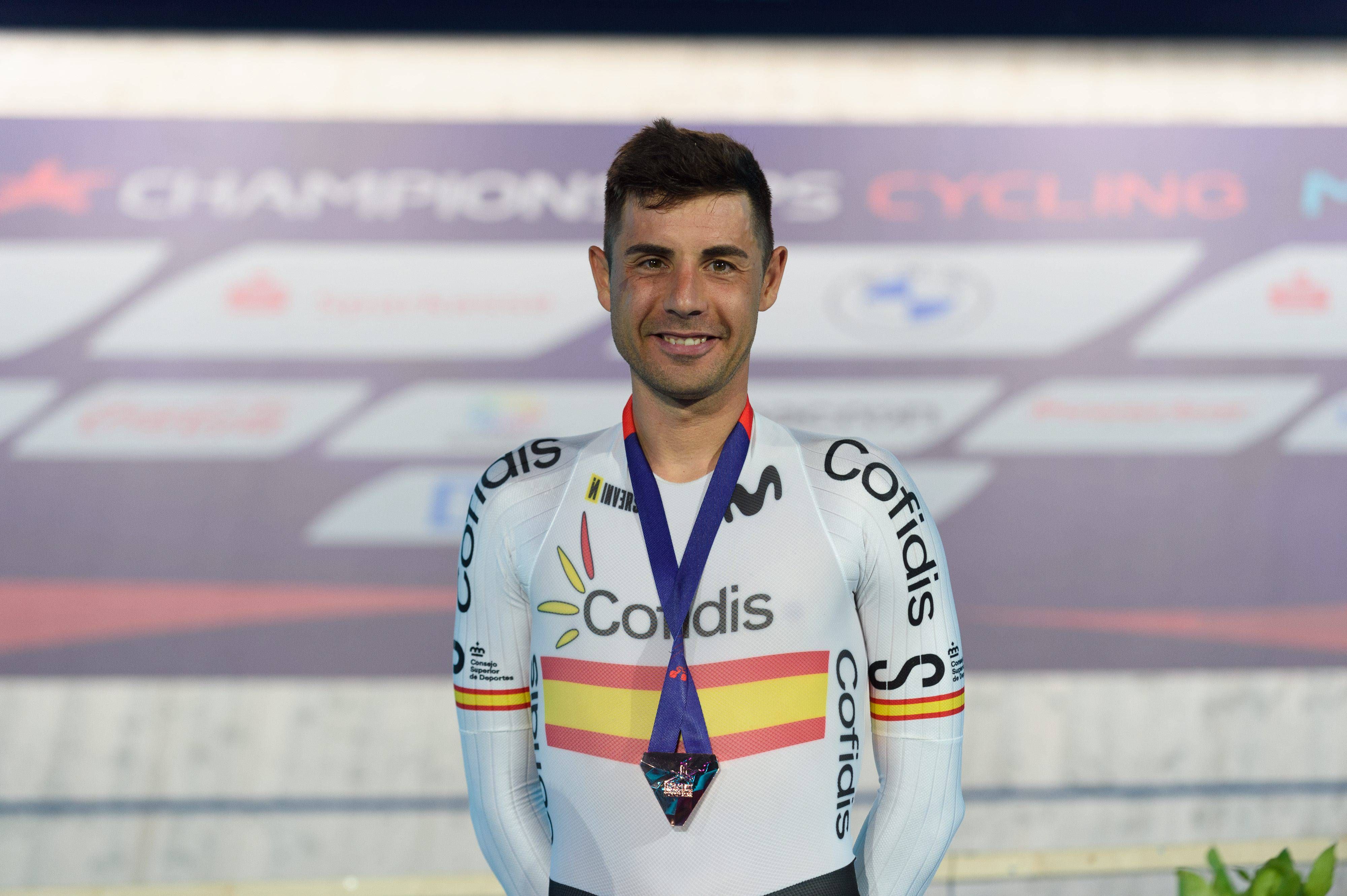  Sebastian Mora.