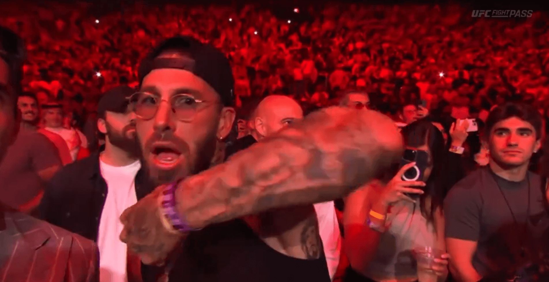  Sergio Ramos, durante el combate entre Topuria y Holloway.