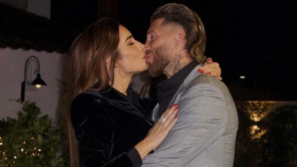 Sergio Ramos y Pilar Rubio celebran la Nochevieja a lo grande (@pilarrubio)