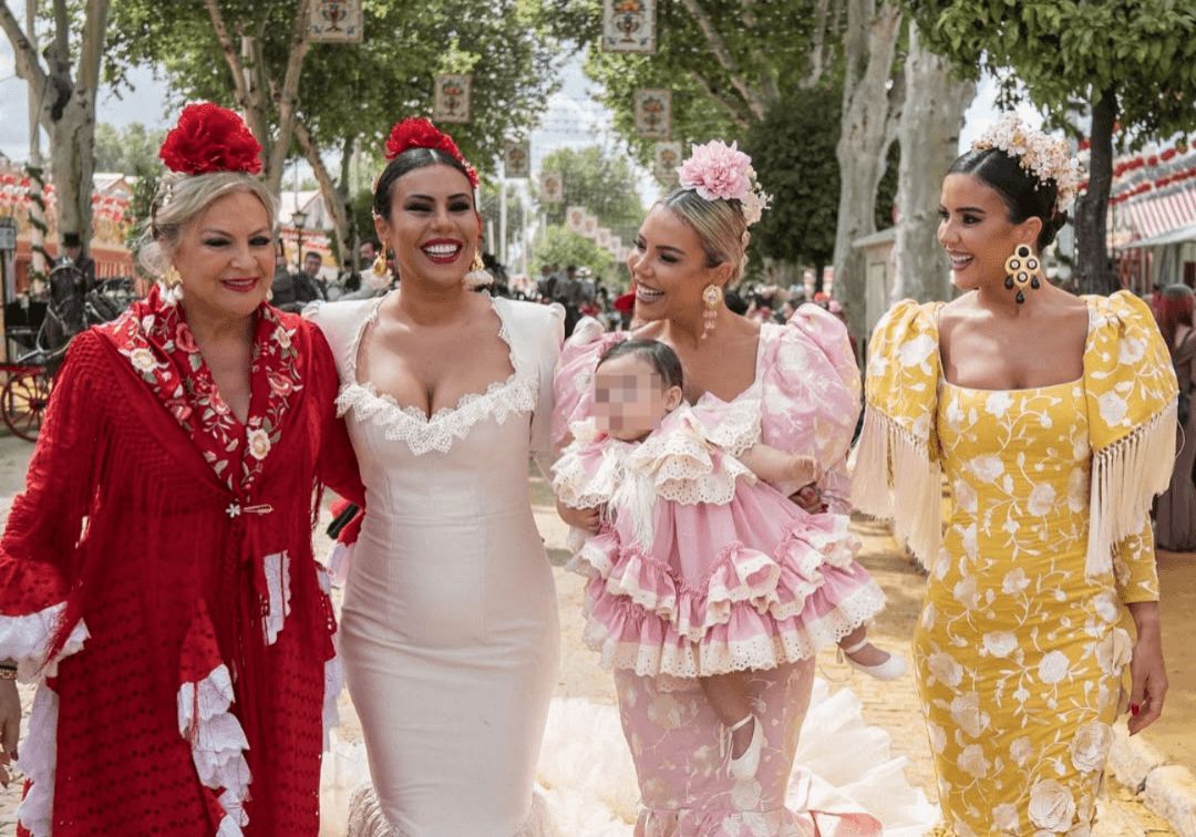  Alba Silva junto a su familia y su hija Carla