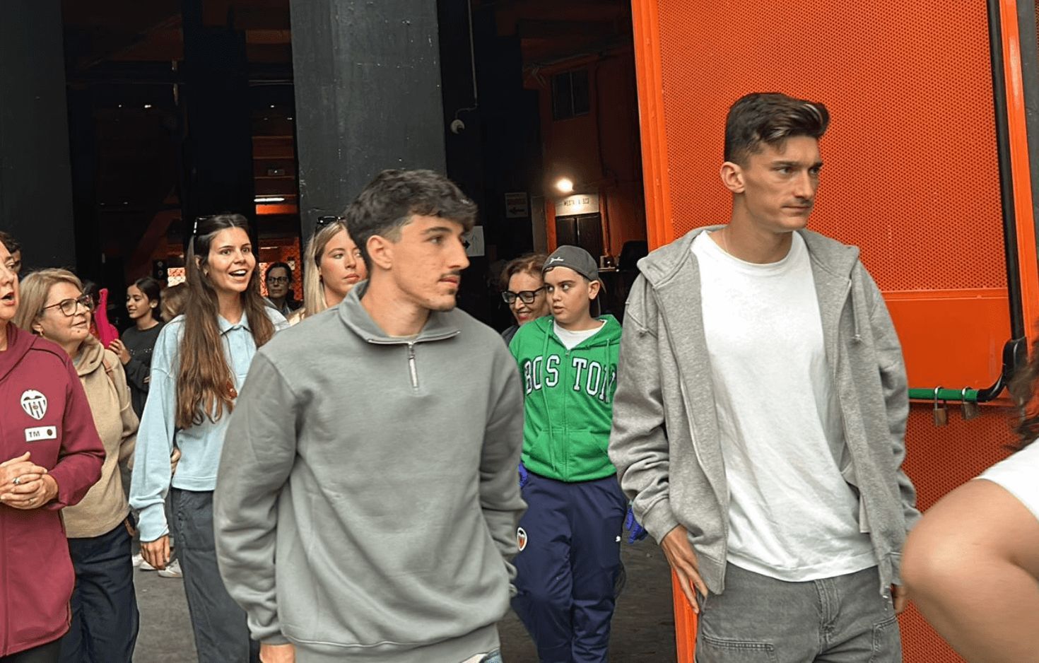  Solidaridad en Mestalla, en primer plano DIego López y Pepelu