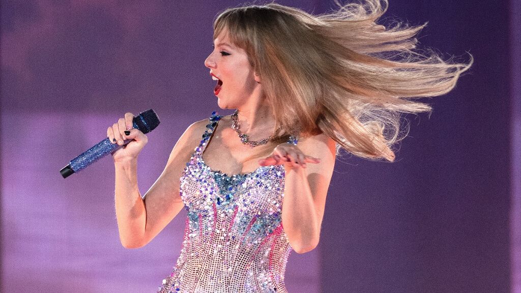  Taylor Swift durante un concierto de The Eras Tour.
