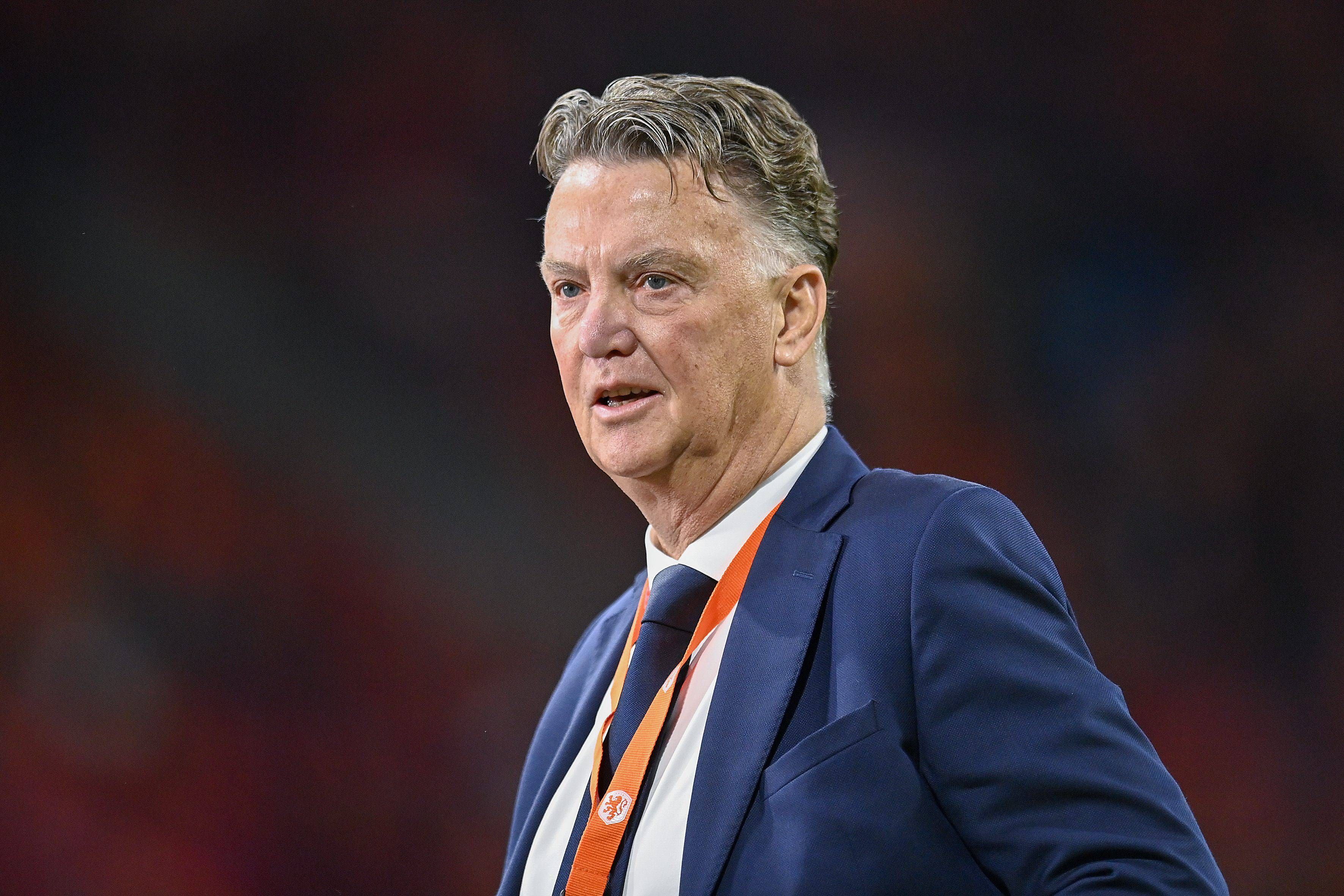  Van Gaal, en un partido de Holanda (FOTO: Cordón Press).