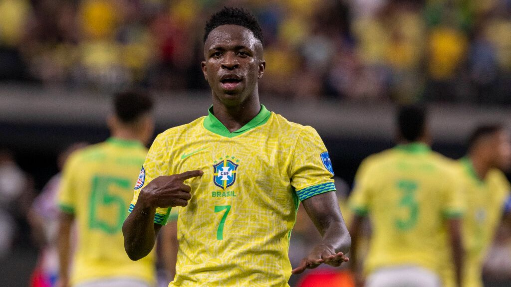  Vinicius, en un partido con Brasil (Cordon Press)