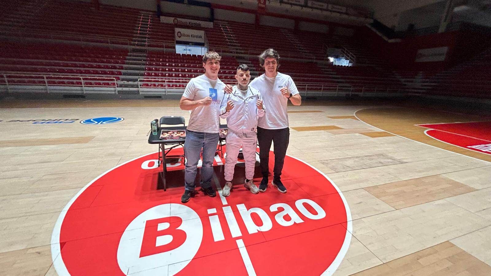  Caras conocidas de la TV, como el remero Eneko Van Horenbeke, en la Xtrike SuperLeague Combat de MMA.