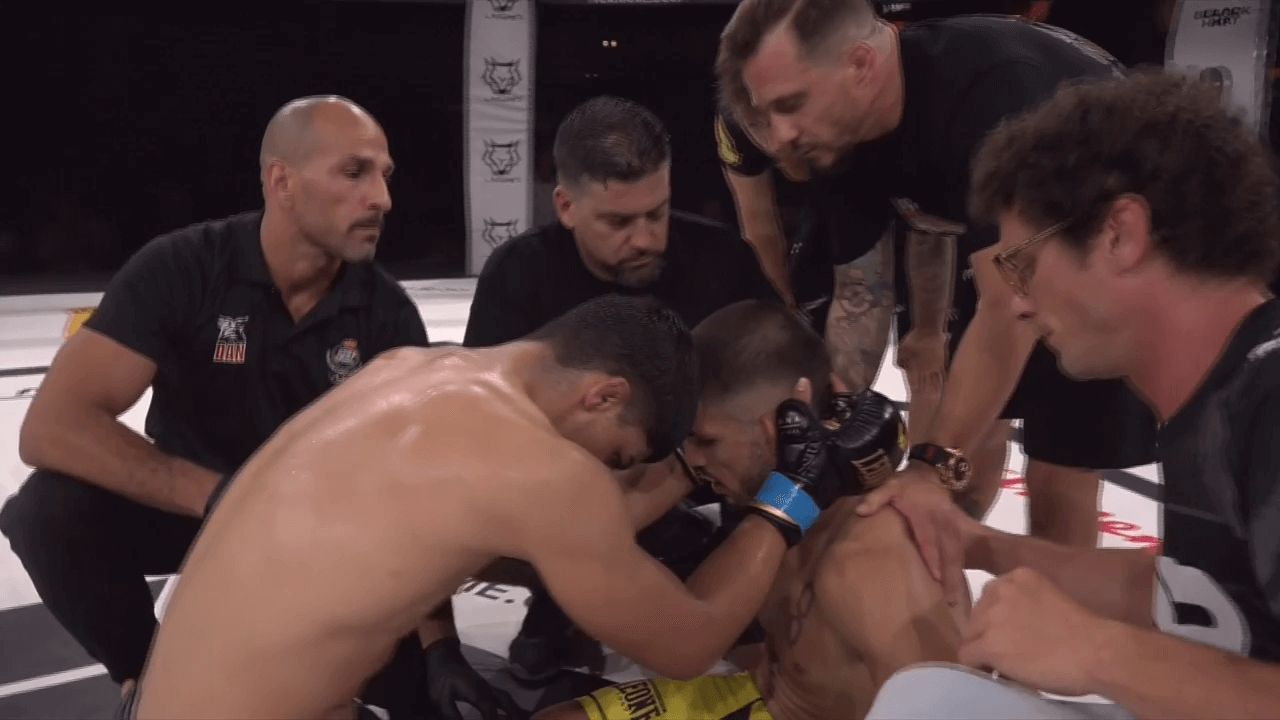  El gesto de Gabari con Monreal al final del combate