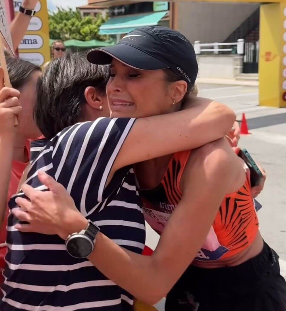 Verdeliss, emocionada junto a su familia