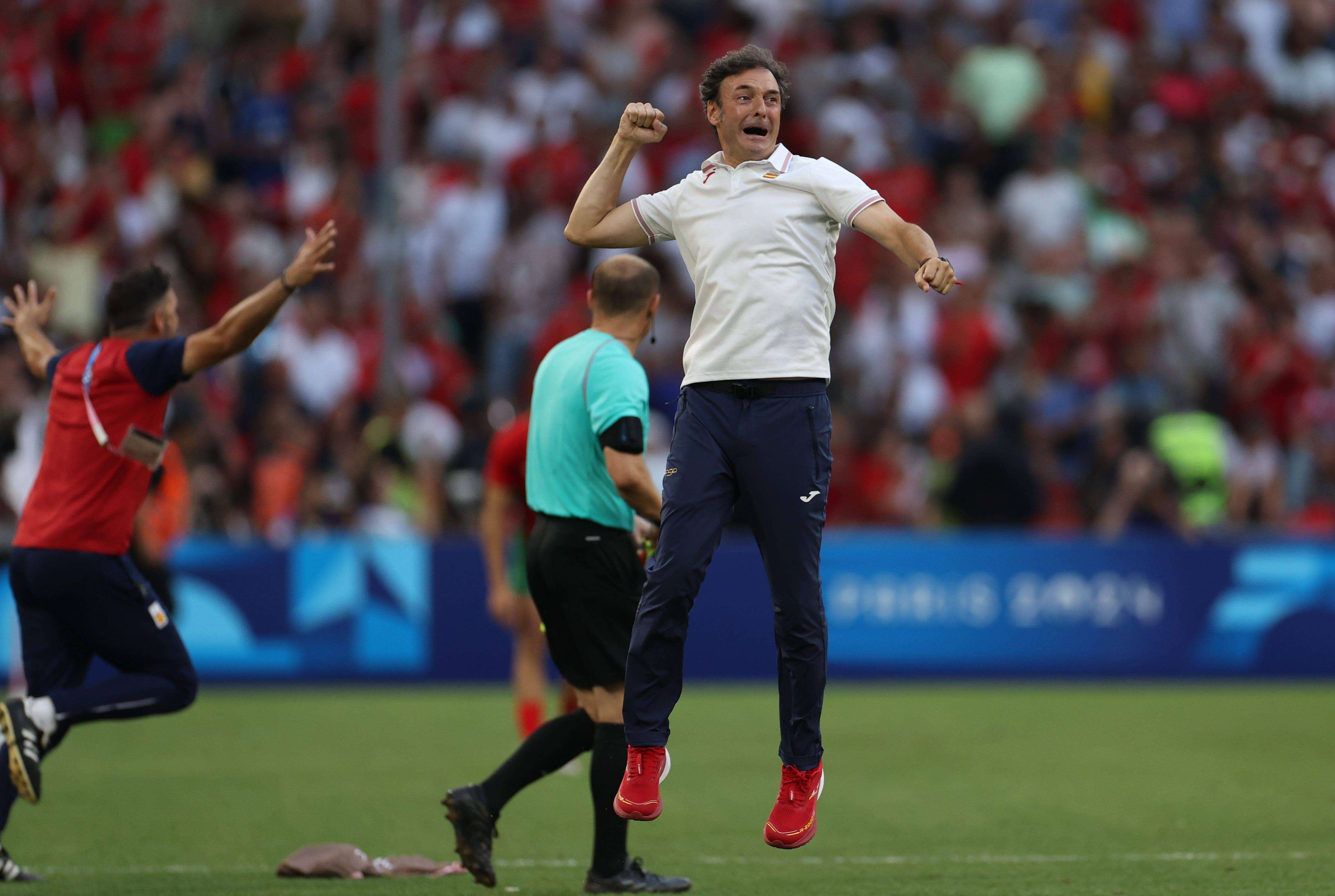  Santi Denia celebra la victoria de España contra Marruecos (Cordon Press)