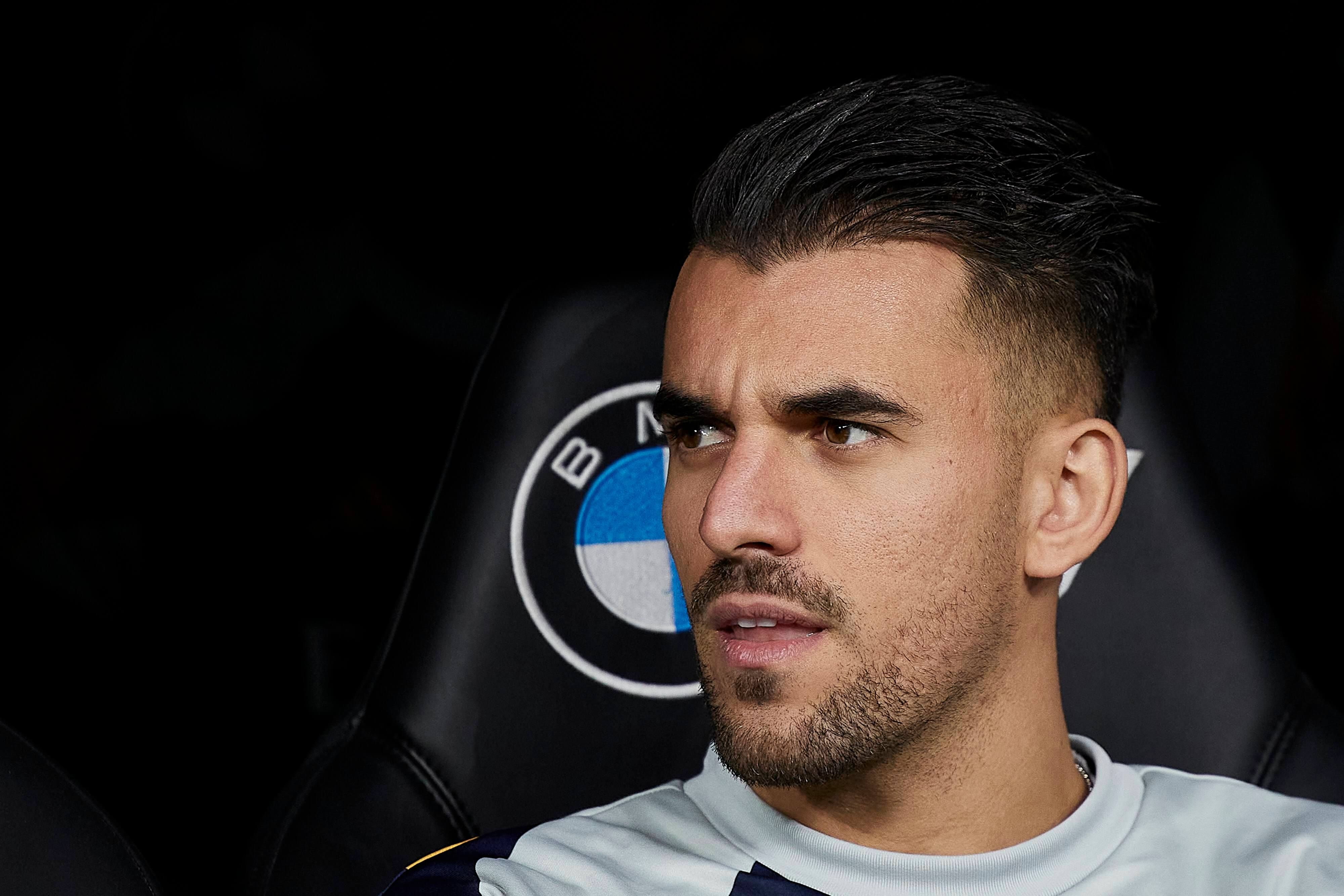 Dani Ceballos, en el banquillo del Real Madrid.