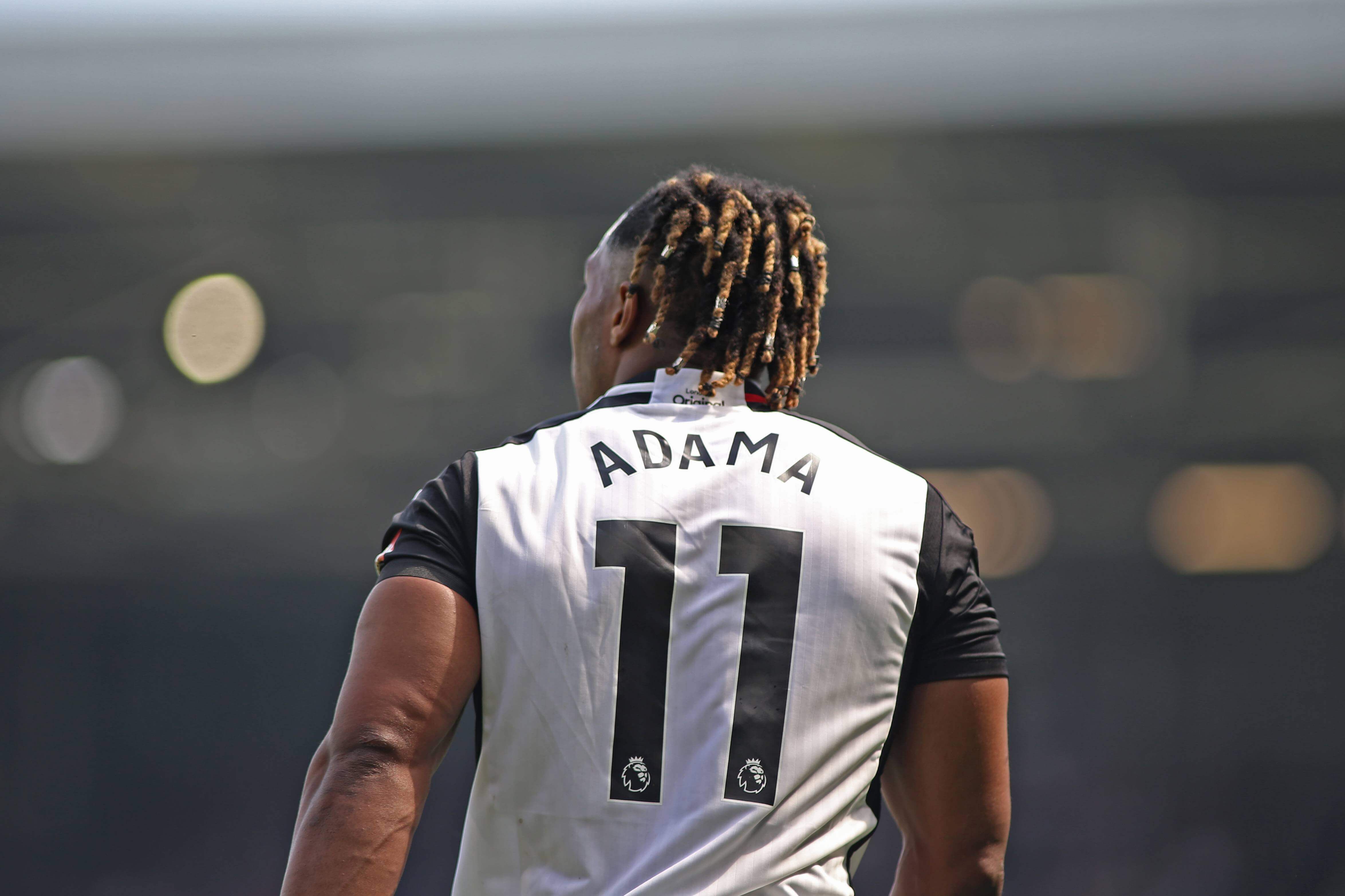  Adama Traoré, con la camiseta del Fulham