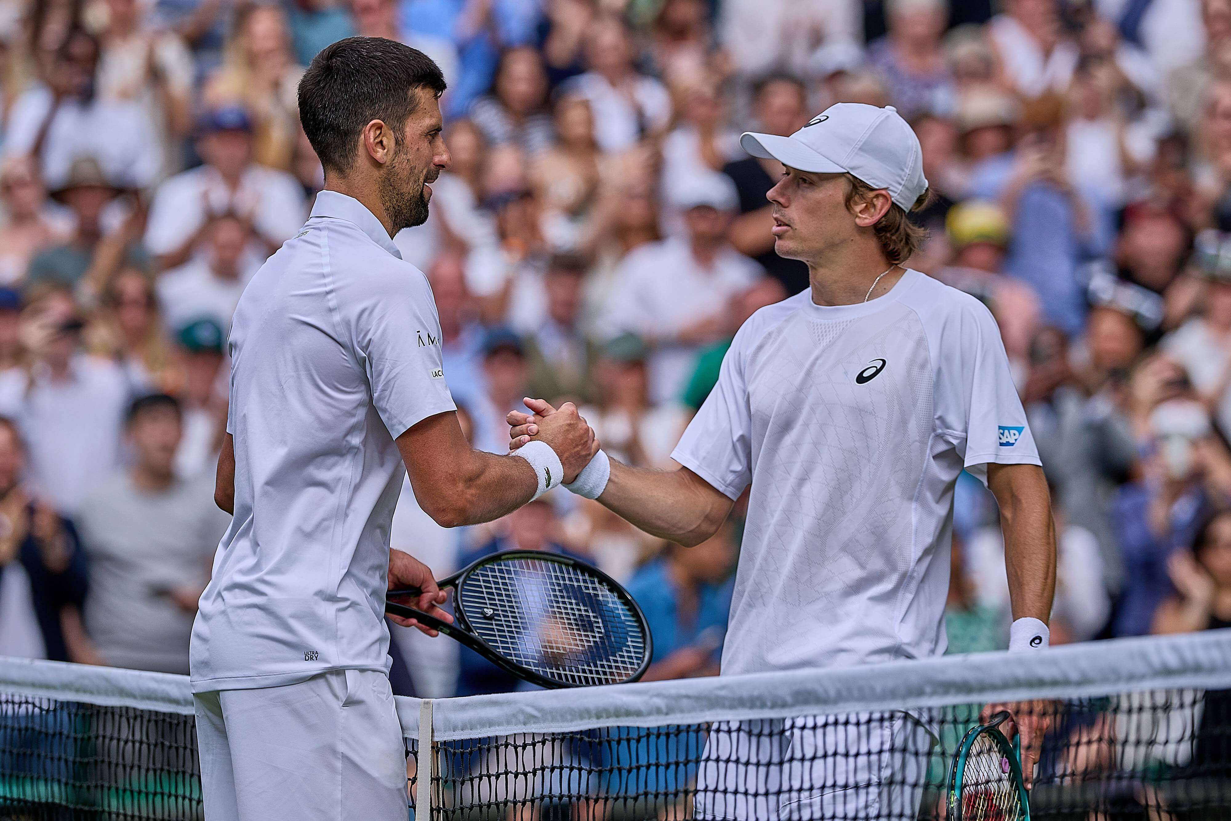  Novak Djokovic y Alex De Miñaur en Wimbledon