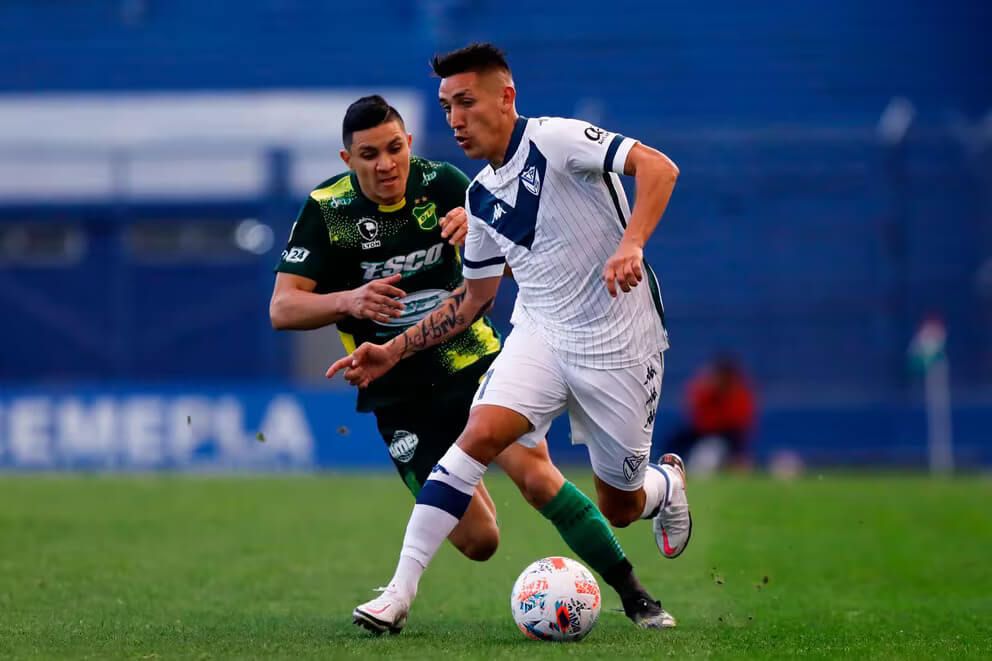  Ricardo Centurión durante un partido con Vélez