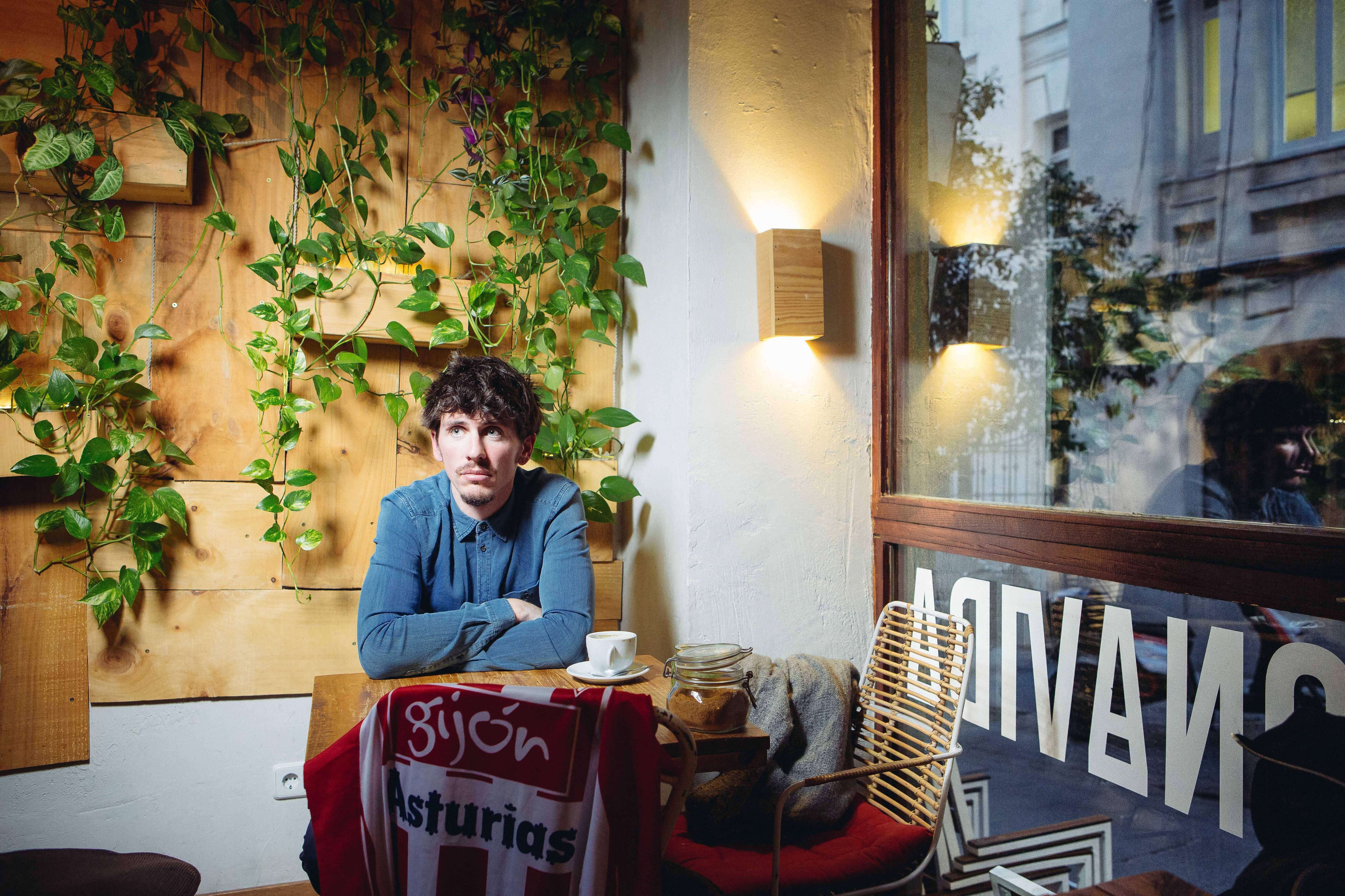  Javi Poves, ex jugador del Sporting (Cordon Press)