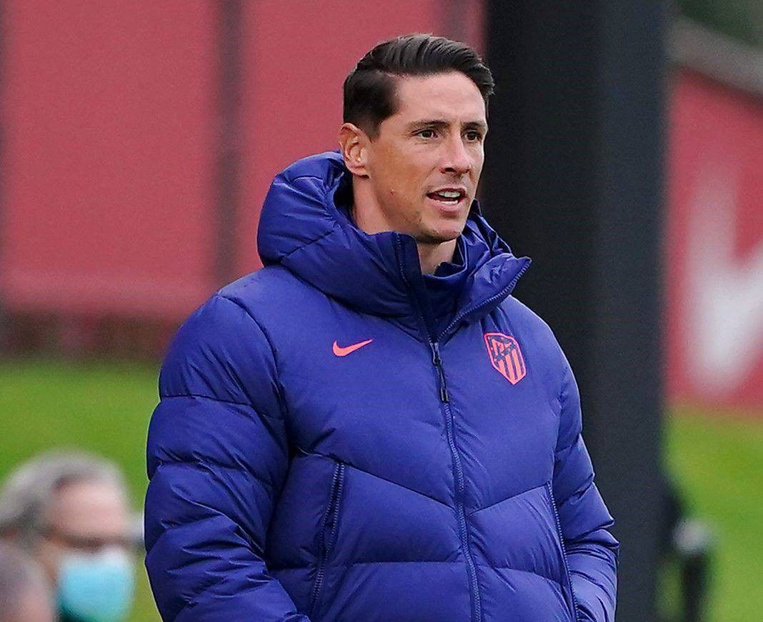  Fernando Torres dirige un partido del Juvenil del Atlético de Madrid.