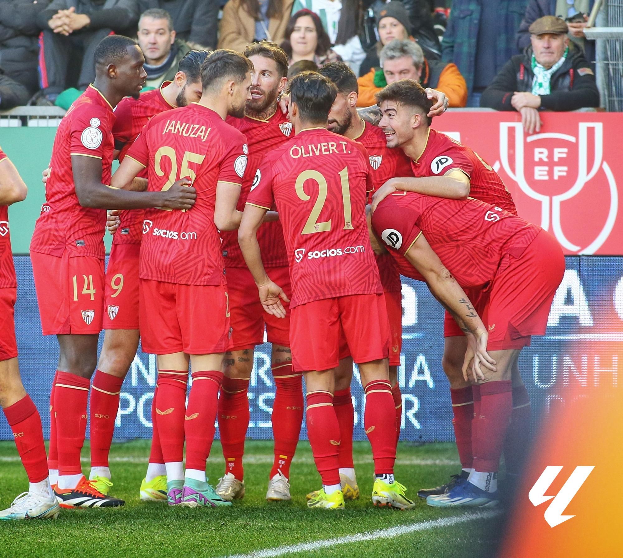 Celebración del gol que dio la victoria al Sevilla.