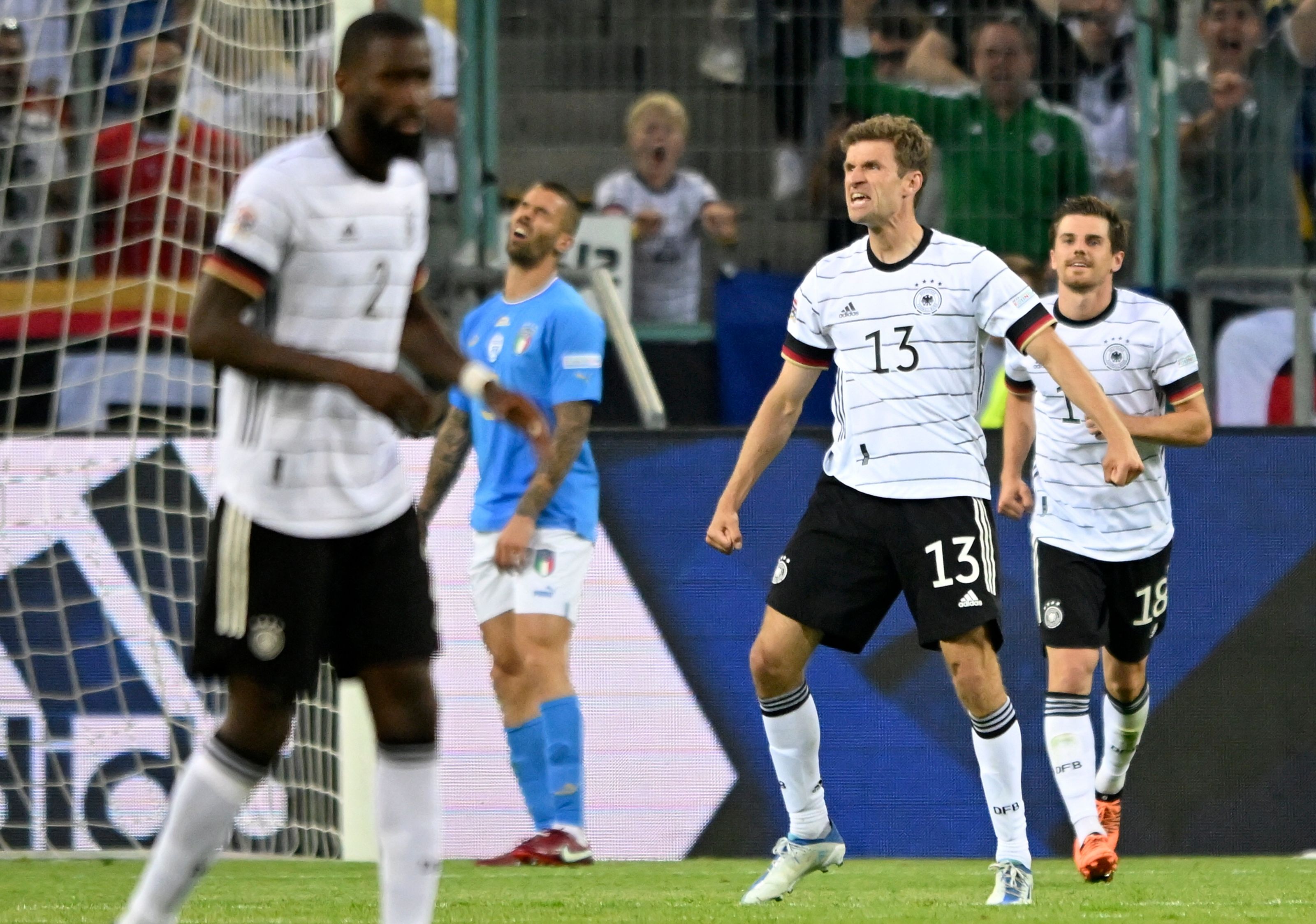 Müller celebra un gol en el Alemania-Italia.