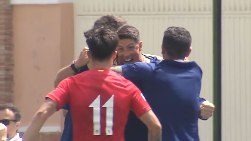  Torres celebra el gol atlético