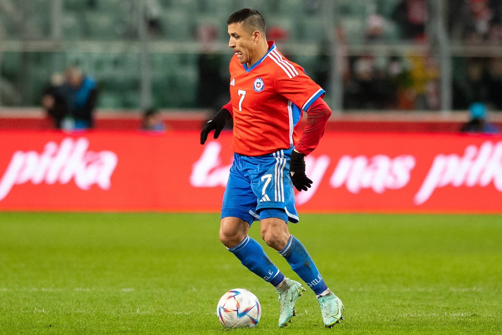  Alexis Sánchez durante un partido con la selección chilena.