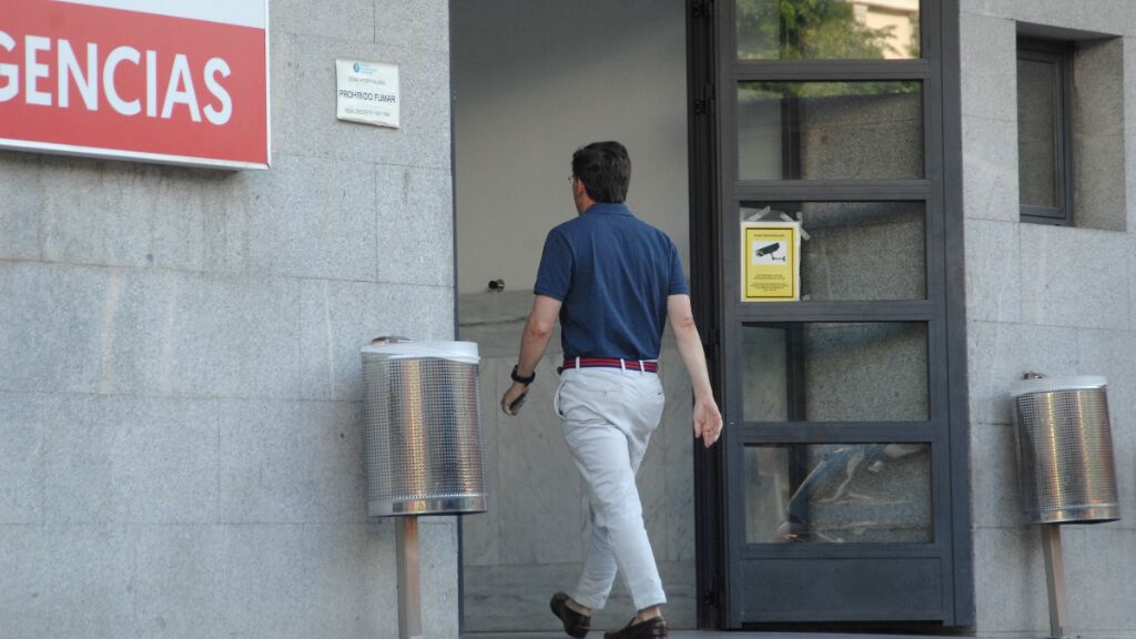  José Luis Martínez-Almeida llegando al hospital (Europa Press)