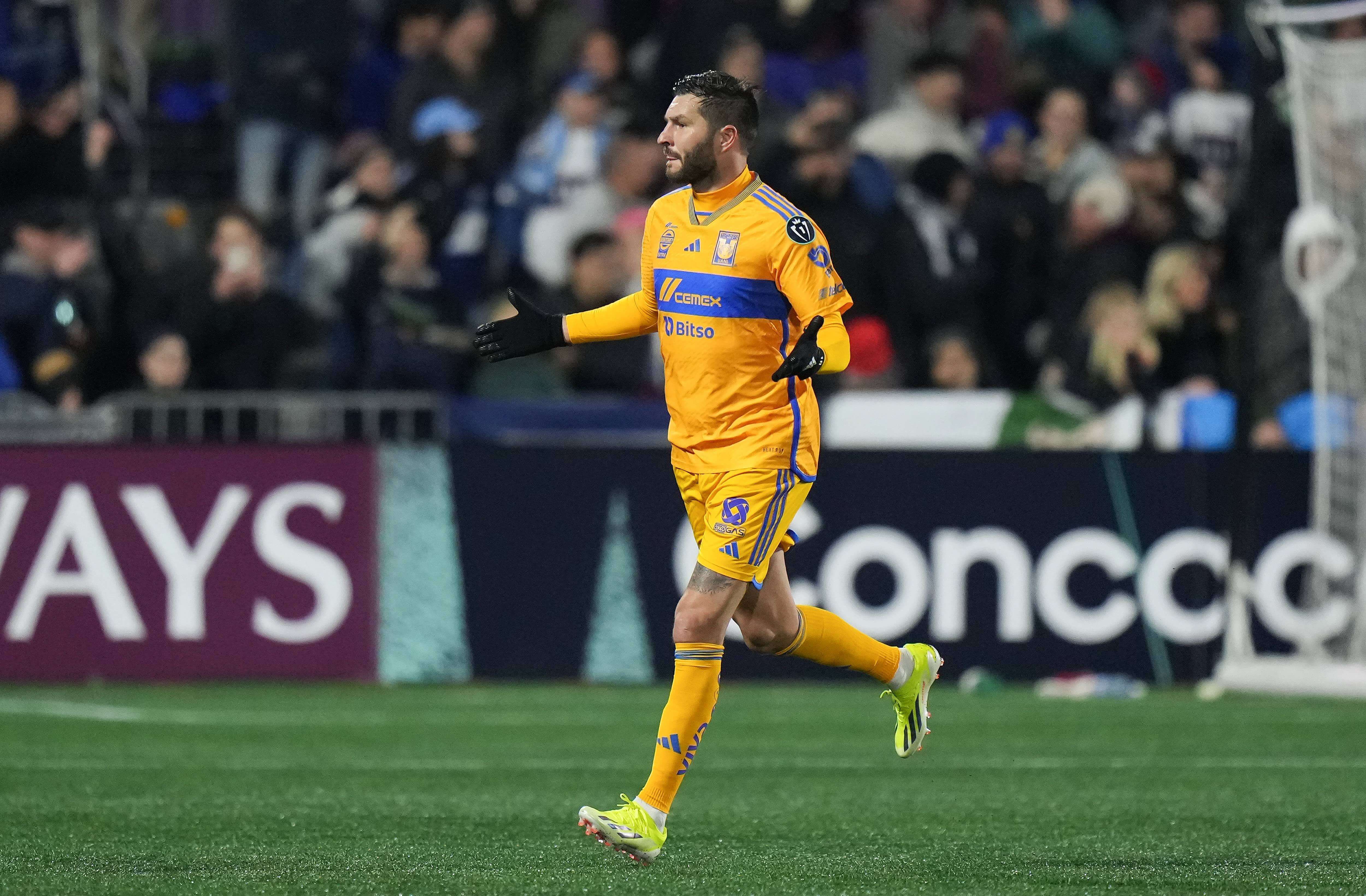  André-Pierre Gignac celebrando un gol con Tigres en México
