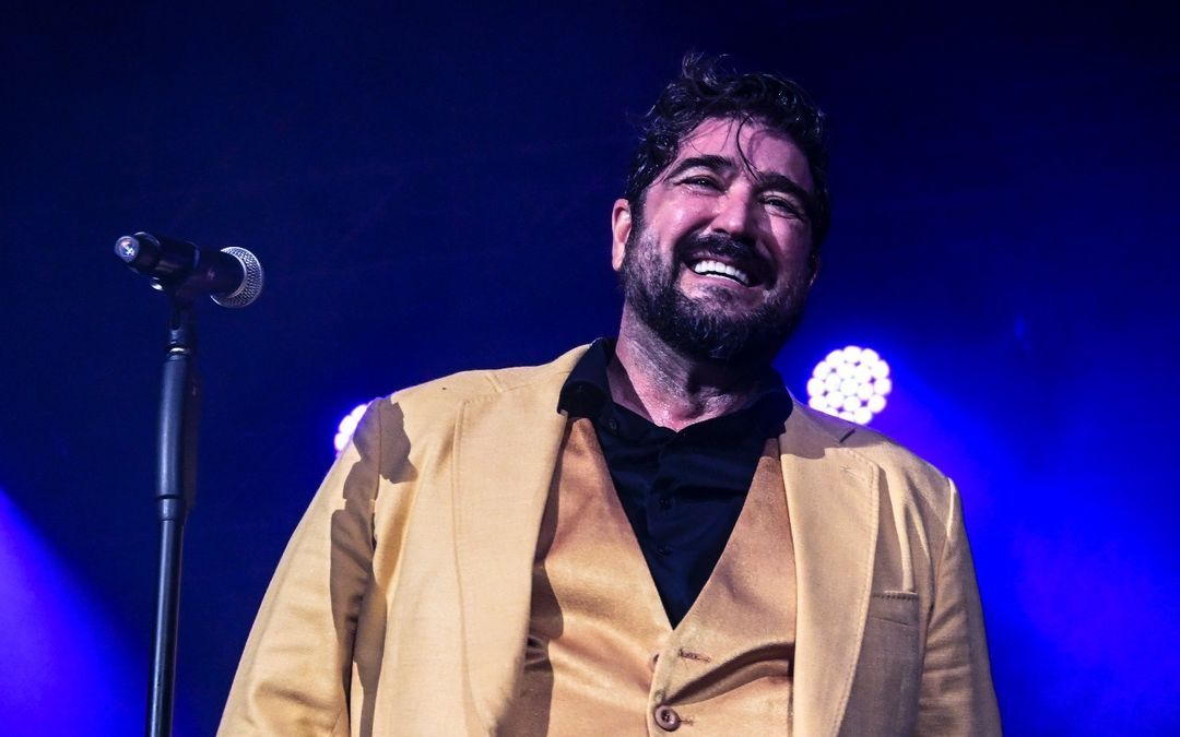  Antonio Orozco en uno de sus conciertos (@antoniorozco10)
