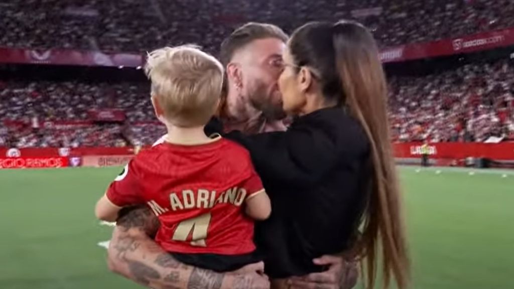  Así fue el apasionado beso de Sergio Ramos y Pilar Rubio