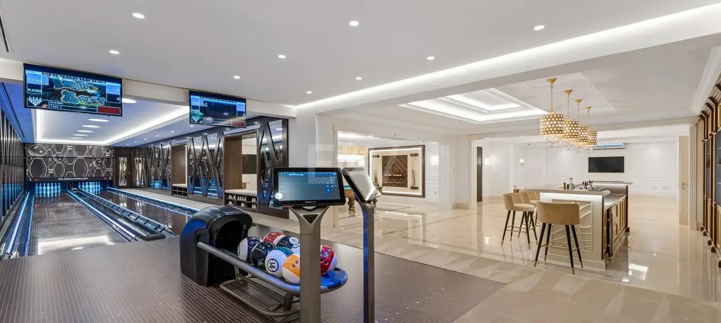 La bolera incluida en la casa que ha visitado Ibai Llanos