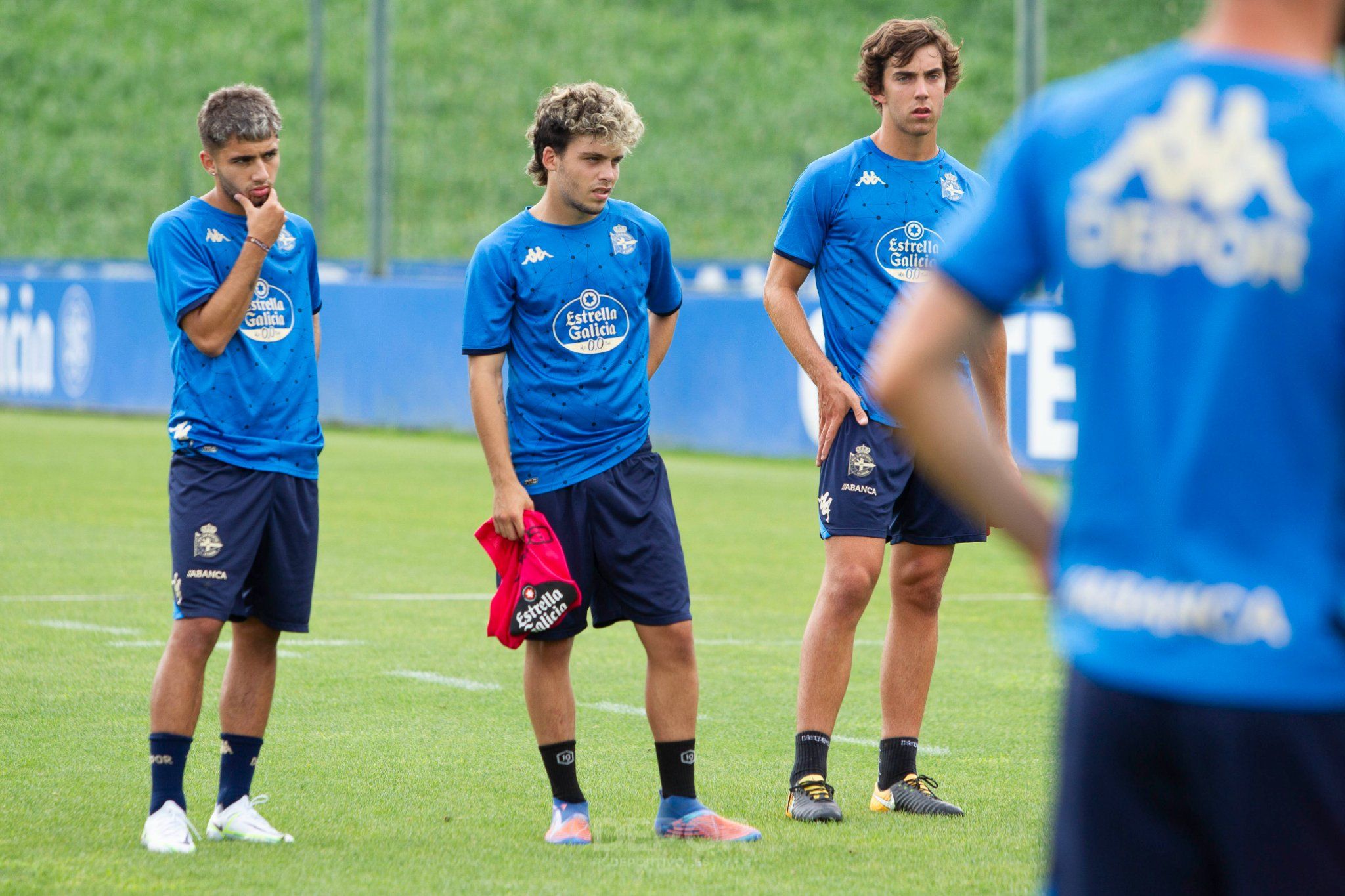  Yeremay, David Mella y Dani Barcia entrenando con el Deportivo