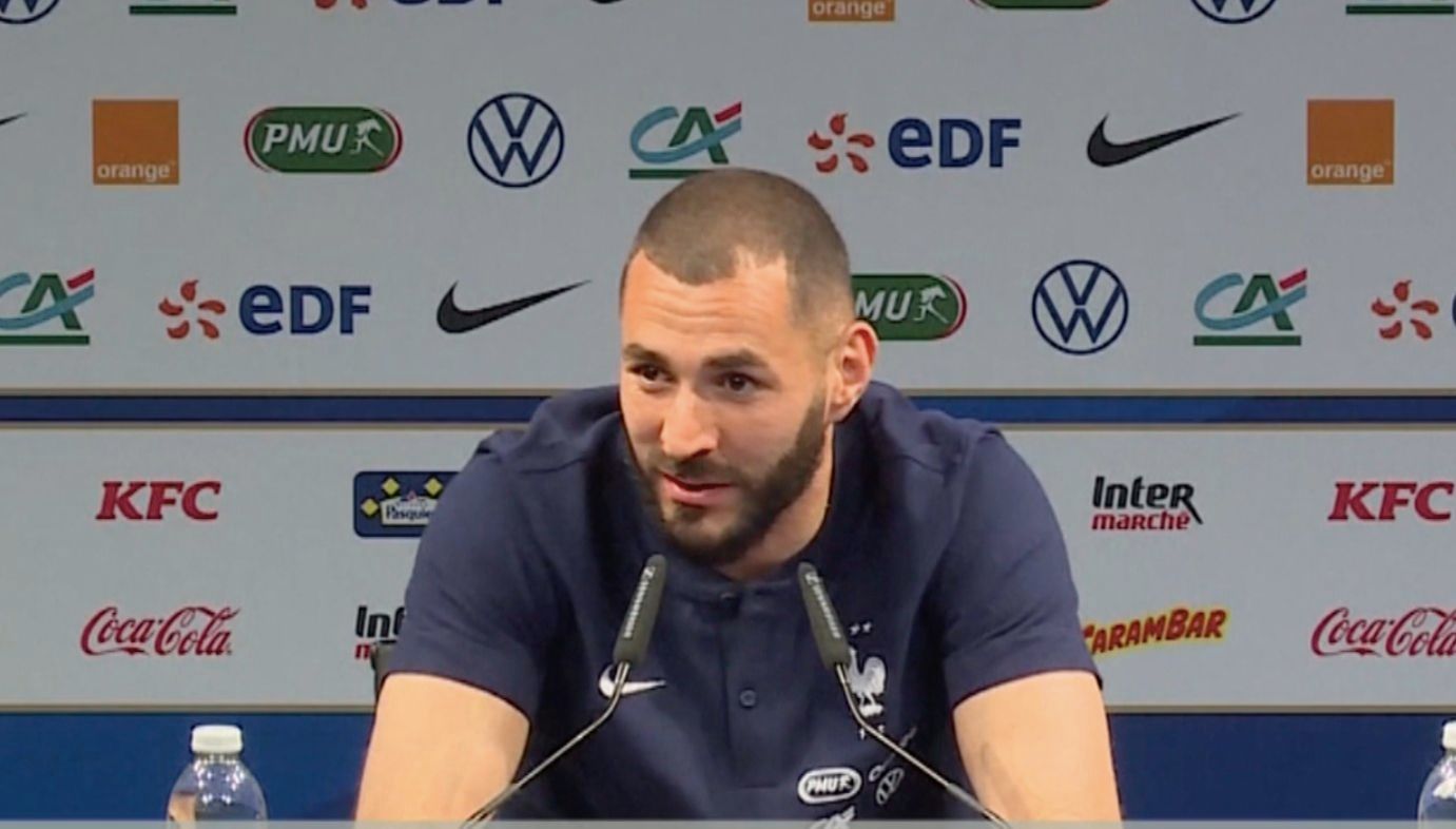  Benzema, en una rueda de prensa con Francia.