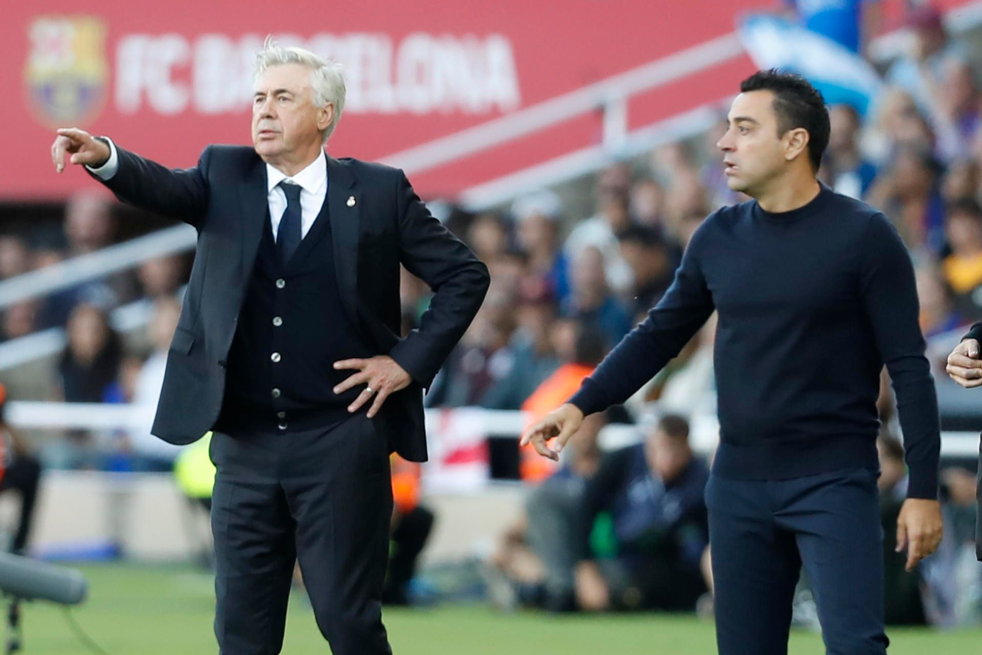Carlo Ancelotti, ante Xavi en el Clásico.