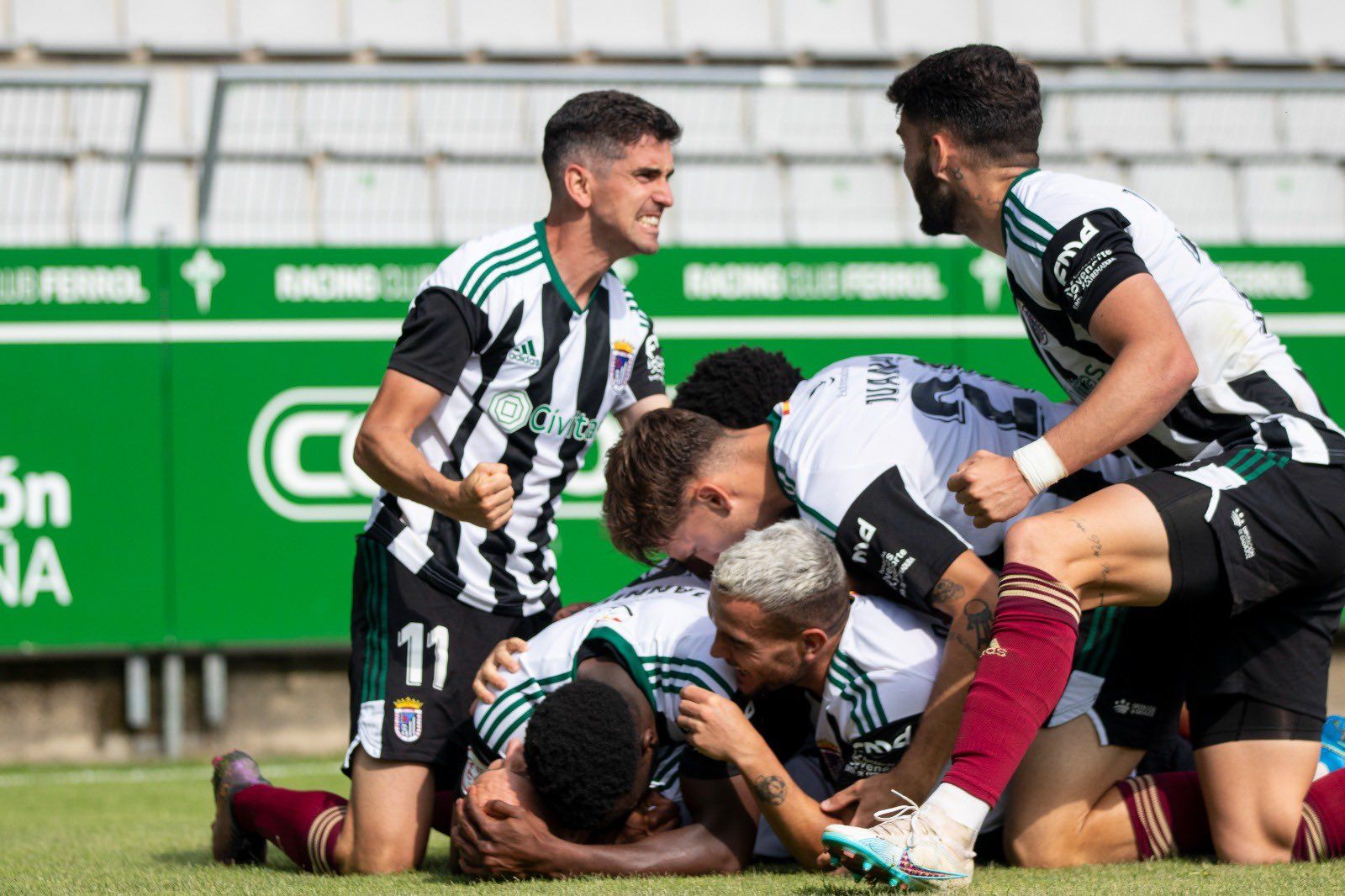  Celebración de un gol del Badajoz.