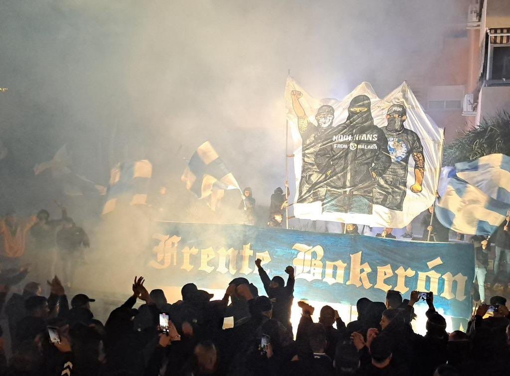 Congregación de Frente Bokerón en la previa del Málaga-Castellón. (@frentebokeron86)