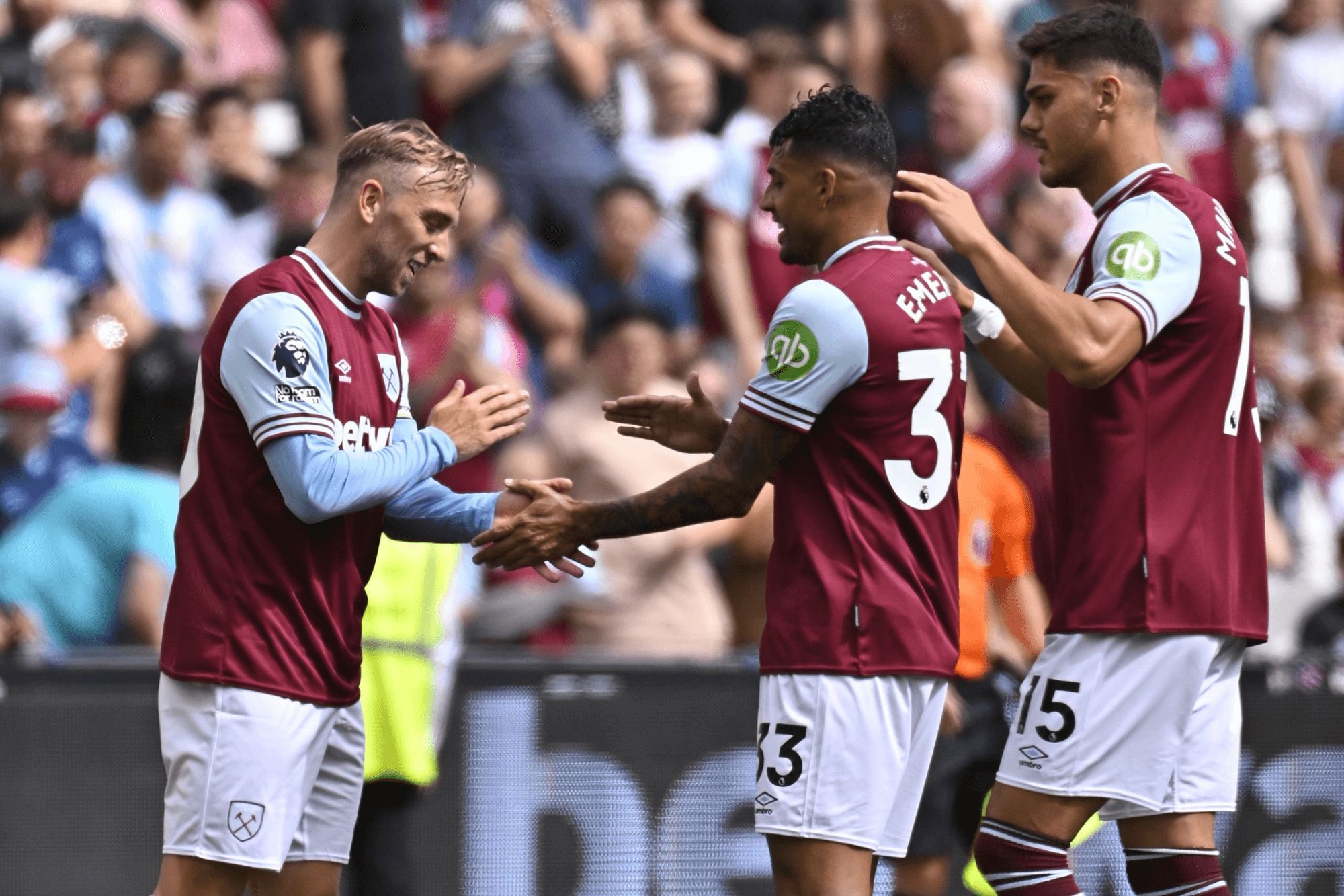 El West Ham celebra el gol de Bowen.