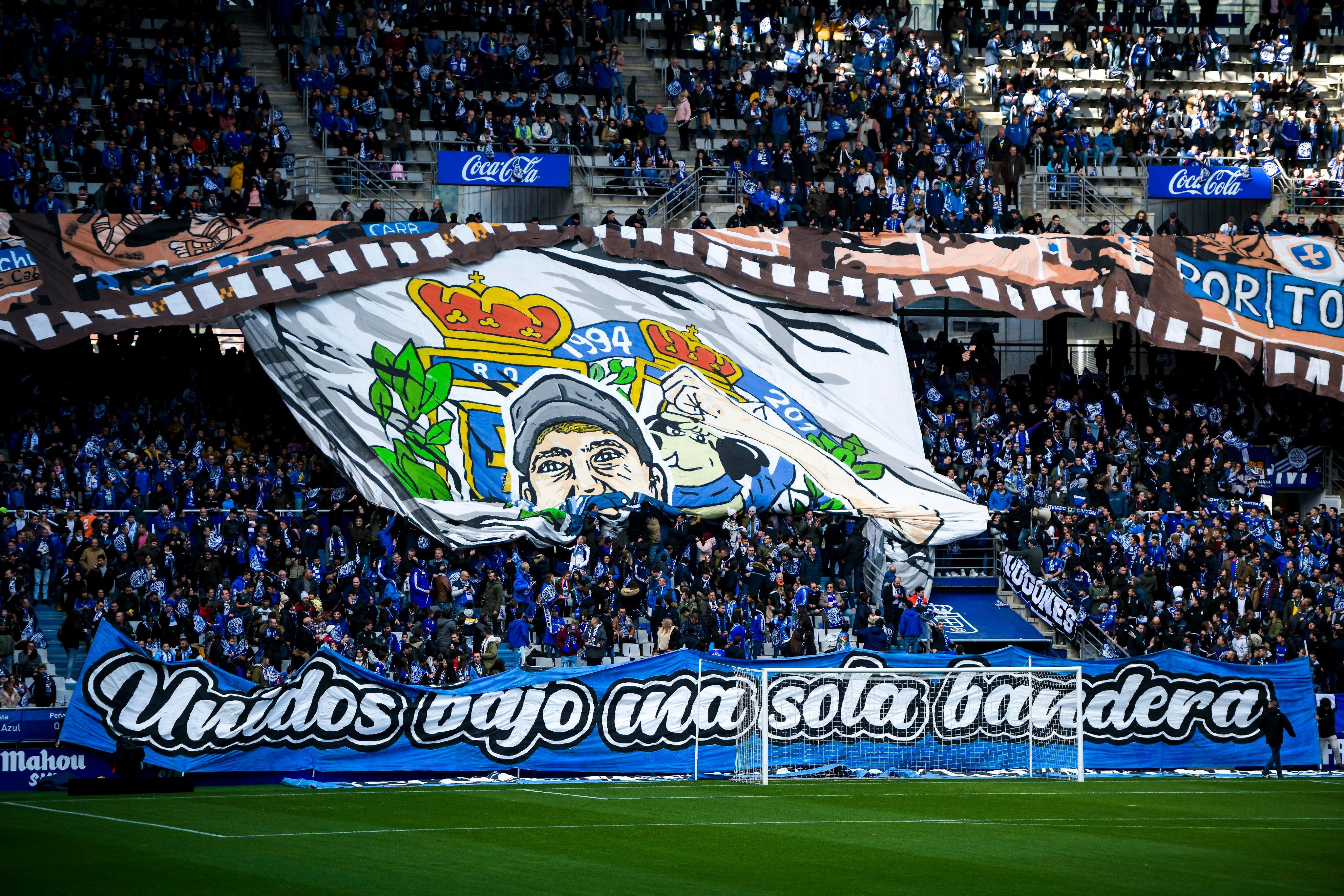 Tifo realizado por el grupo Symmachiarii para el primer derbi asturiano de la temporada 2019/20