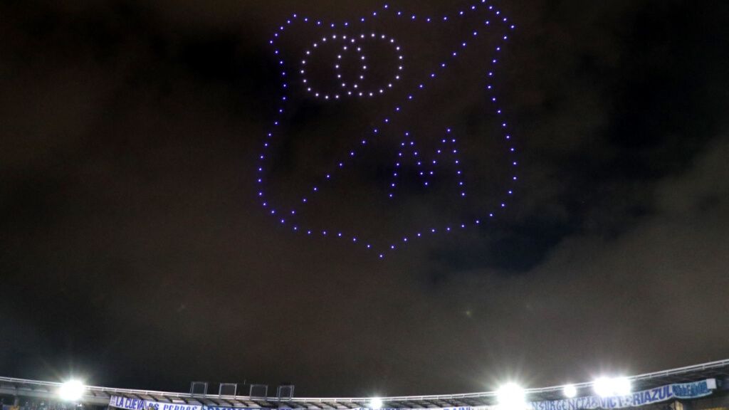 El escudo de Millonarios creado por drones (Fuente: REUTERS)