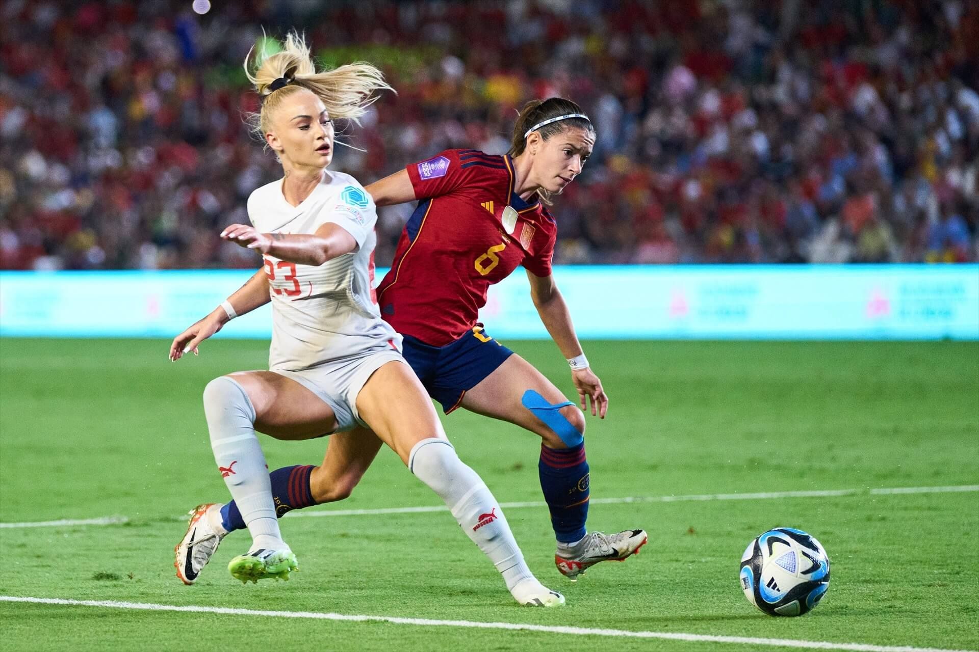Alisha Lehmann en un partido contra España