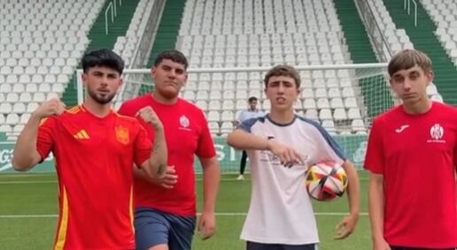  Los Colgaos, en el Estadio Nuevo Arcángel